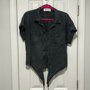 Cloth & Stone. Short Sleeve Black front tie shirt. Size M.